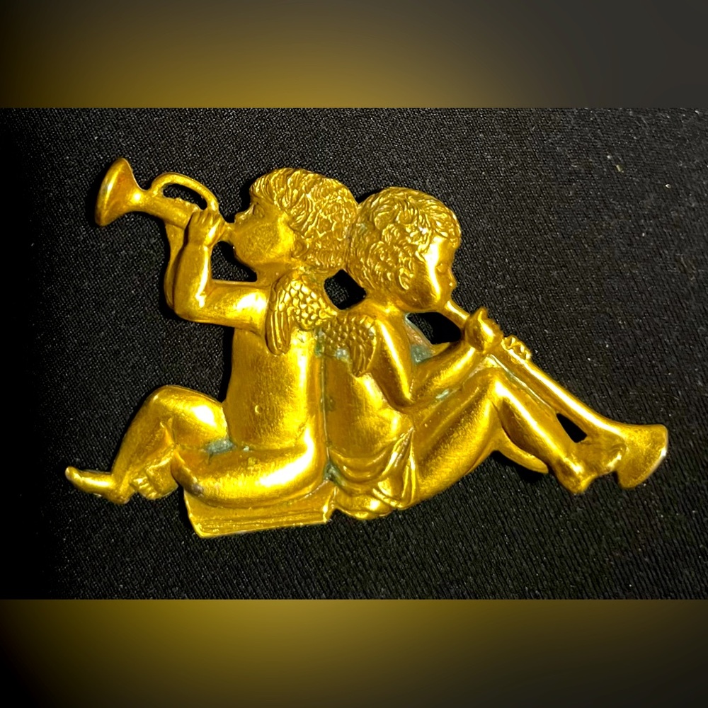 Danforth Pewter Smithsonian Gold Angel Brooch, Gold plated